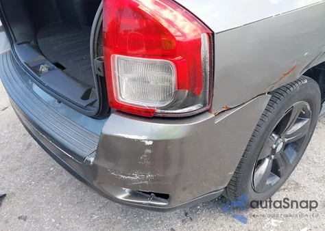 2011 Jeep Compass из США, поврежденный, VIN 1J4NF1FB5BD282970